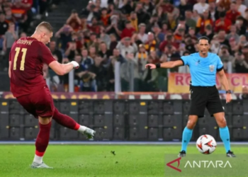 Pemain Roma Artem Dovbyk