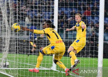 Penyerang Atalanta Marco Brescianini (kanan)