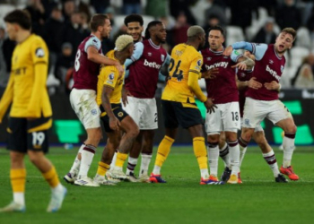 Suasana laga West Ham United vs Wolverhampton Wanderers.