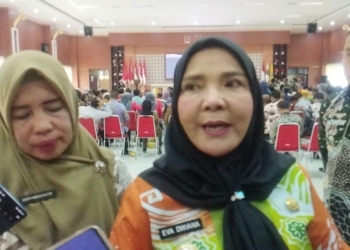 Pesta kembang api pada perayaan tahun baru. Wali Kota Bandar Lampung Eva Dwiana. Lampost.co/Umar Robbani