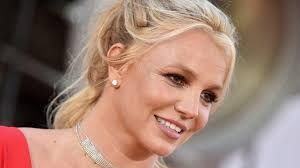 Britney Spears mendapatkan komentar miring di media sosial karena hobinya mengunggah video berjoget-joget sendirian di rumah.