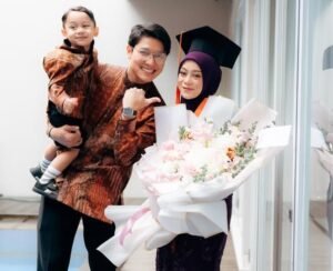 Jalani Wisuda Saat Hamil Besar, Lesti Kejora Banjir Pujian