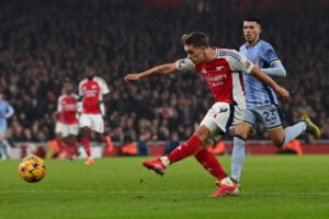 Arsenal Libas Tottenham Hotspur 2-1 di Derbi London Utara
