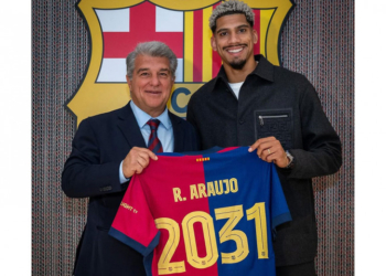 Barcelona Resmi Perpanjang Kontrak Ronald Araujo hingga 2031