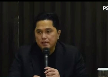 Ketua Umum PSSI, Erick Thohir, mengumumkan Shin Tae-yong dipecat sebagai pelatih Timnas Indonesia pada Senin, 6 Januari 2025. Tangkapan layar YouTube PSSI