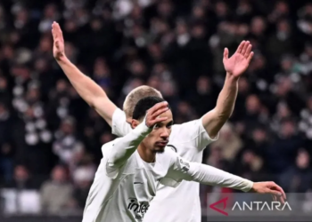 Penyerang Eintracht Frankfurt Hugo Ekitike