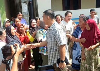 DPP Lampung Sai dan MPW Pemuda Pancasila Provinsi Lampung bergerak turun membantu korban banjir di empat titik di Kota Bandar Lampung, diantaranya di Teluk Betung, Kelapa Tiga Tanjung Karang dan Rajabasa, Jumat (24/1/2025) pagi.Dok