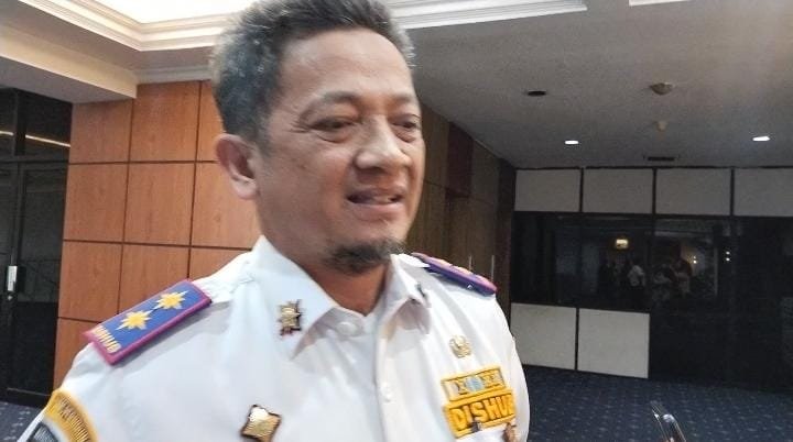 Aturan tilang kendaraan pengangkut batu bara. Kepala Dinas Perhubungan Provinsi Lampung, Bambang Sumbogo saat ditemui di Kantor Gubernur Lampung, Selasa, 7 Januari 2025 . Lampost.co/Atika