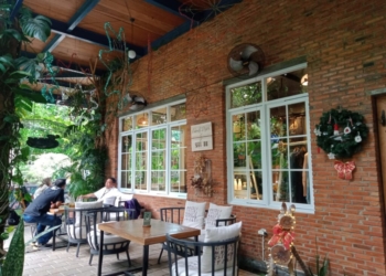 Cafe Energi Positif (Enpos) yang berada di komplek Perumahan Palmsville Residence yang berada di Jalan Pulau Buton,Jagabaya III, Way Halim, Bandar Lampung. Foto:Lampost.co/NurJannah