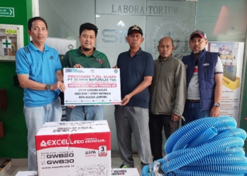 penyerahan Bantuan dari Semen Baturaja ke korban banjir di Panjang