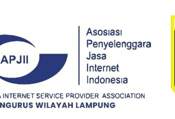 Kolaborasi APJII dan ISP serta Pemkot Metro melakukan perapian kabel optik agar lebih tertata.