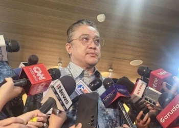 Wakil Ketua Komisi II DPR RI Dede Yusuf usai memimpin rapat kerja dengan lembaga penyelenggara pemilu dan pemerintah di Kompleks Parlemen, Senayan, Jakarta, Kamis (27/2/2025). (ANTARA/Melalusa Susthira K.)