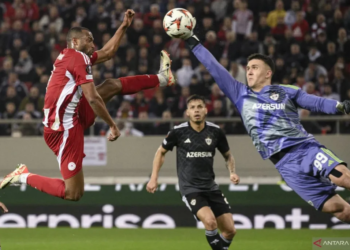 Penyerang Olympiacos, Ayoub El Kaabi