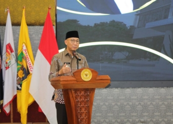 Gubernur Mirza Imbau ASN dan Karyawan Salurkan Zakat Melalui Baznas