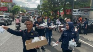 Partai NasDem Lampung Bagikan 1 Ton Kurma  