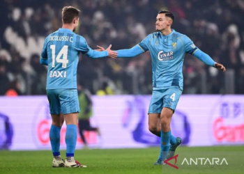 Jay Idzes (kanan) venezia