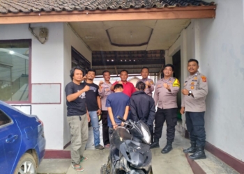 Kasus curanmor. Diduga telah melakukan aksi pencurian sepeda motor, dua warga diamankan oleh aparat Polsek Sumberjaya, Jumat, 7 Maret 2025. Dok/Polsek Sumberjaya