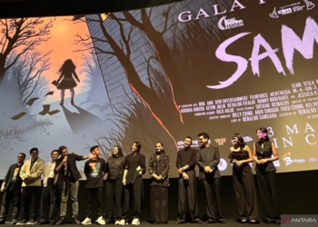 Sejumlah pemain film horor "Samar" saat gala premier, di Jakarta, Minggu (2/3/2025). ANTARA/Sri Dewi Larasati.