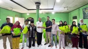 Semen Baturaja Bersama Baznas Berikan Bantuan  Untuk Korban Banjir di Bandar Lampung