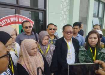 Keluarga korban penembakan mendatangi Markas Denpom II/3 Lampung didampingi tim kuasa hukum Hotman Paris 911