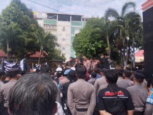 Ratusan Massa Sambangi Mapolresta Ihwal Polemik Universitas Malahayati