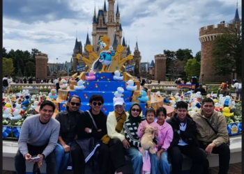 Moment Bupati Indramayu Lucky Hakim melancong ke luar negeri saat libur Lebaran beredar diberbagai media sosial. Dok