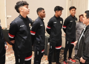 Timnas U-17 bersama ketum PSSI