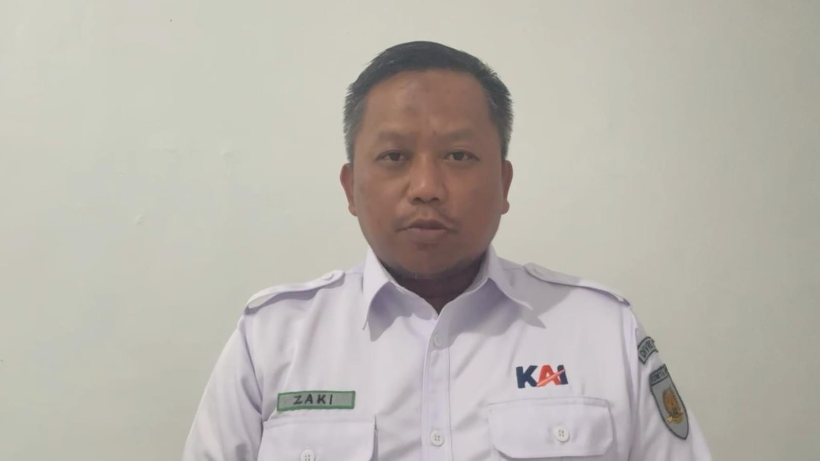Insiden bule naik kereta api babaranjang. Manager Humas PT KAI Divisi Regional IV Tanjungkarang, Azhar Zaki Assjari. Lampost.co/Umar Robbani