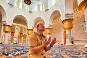 Bobon Santoso Rayakan Lebaran Pertama sebagai Mualaf, Bingung Salat Id