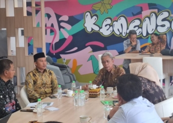 Bupati Lambar Parosil Mabsus didampingi sejumlah pejabat kunjungi Kemensos untuk sukseskan program Sekolah Rakyat. (Dok Lambar)