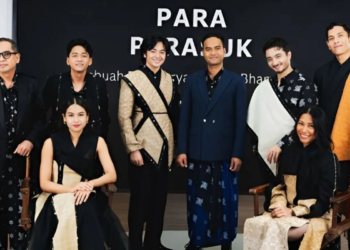 Sutradara dan para pemain film drama supernatural "Para Perasuk". (ANTARA/Rekata Studio)