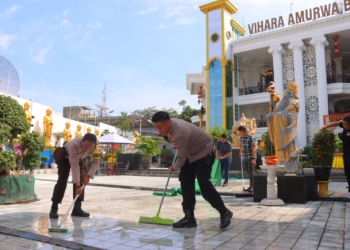 Polresta Bandar Lampung Bersihkan Vihara Jelang Waisak 2025, Perkuat Toleransi Umat Beragama