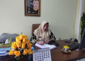 Kepala SMAN 9 Bandar Lampung, Hayati Nufus. Lampost.co/Umar Robbani