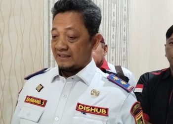 Driver transpostasi online Lampung. Kepala Dinas Perhubungan Provinsi Lampung, Bambang Sumbogo saat ditemui di Diskominfo Provinsi Lampung, Selasa, 20 Mei 2025. Lampost.co/Atika