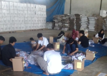 proses pelipatan surat suara. (KPU Pesawaran)