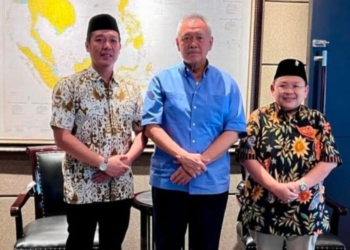 Silaturahmi Bupati Pesisir Barat dengan Tomi Winata. (Dok. Pemerintah Pesisir Barat.)