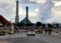 Masjid Agung Al Furqon dekat Kantor Pemerintah Kota Bandar Lampung cerah berawan. (FOTO: Lampost.co / Triyadi Isworo)