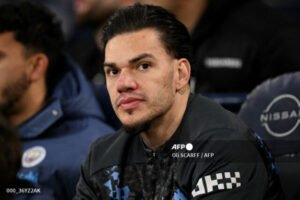 Ederson Moraes Bantah Rumor Tinggalkan Manchester City