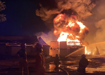 Gudang solar terbakar