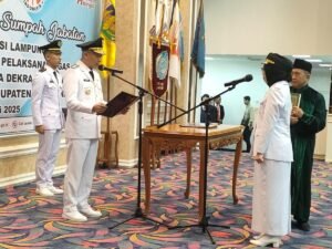 Gubernur Mirza Lantik Ayu Asalasiyah Jadi Bupati Way Kanan