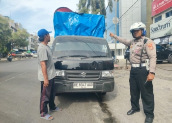 Satlantas Polresta Bandar Lampung melakukan sosialisasi terkait penanganan truk Over Dimension Over Loading (ODOL). Dok