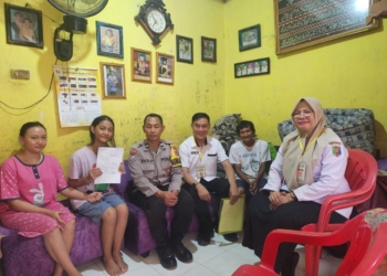 Tim SPMB SMAN 8 Bandar Lampung melakukan verifikasi faktual peserta jalur afirmasi. Dok