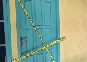 Polisi mengamankan kamar kosan di Kampung Baru, Labuhan Ratu, Bandar Lampung, karena ada seorang wanita berinisial SL (20), warga Way Kanan meninggal dunia.