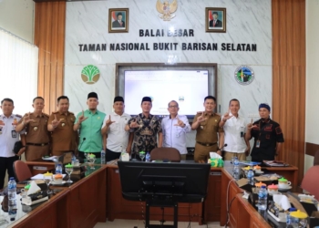 Rapat Koordinasi (Rakor) dengan pihak Taman Nasional Bukit Barisan Selatan (TNBBS), Selasa, 24 Juni 2025. Dok. Pemda Pesisir Barat.