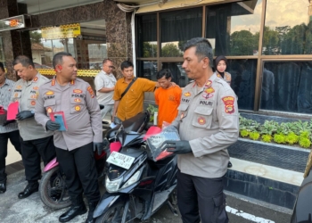 HR, suami korban saat berada di Mapolresta Bandar Lampung