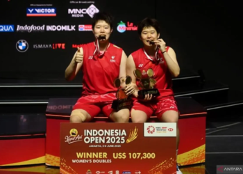 Tan Ning (kanan) dan Liu Sheng Su (kiri)