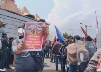 Aksi demo di depan Gedung DPRD Lampung beberapa waktu lalu. // Dok Lampost