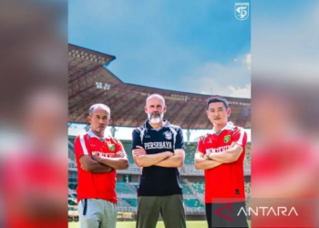 tim pelatih persebaya yang baru