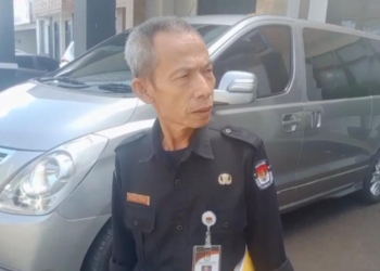 Sekretaris KPU Lampura, Horizon penuhi panggilan Kejaksaan Negeri dalam tindak lanjut laporan masyarakat terkait persoalan anggaran hibah langsung pilkada serentak 2024. (Foto: Lampost.co/ Fajar Nofitra)