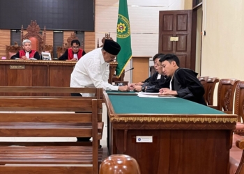 Mantan Sekretaris Daerah (Sekda) Kabupaten Pringsewu Heri Iswahyudi menjalani sidang, di PN Tipikor Tanjung Karang, Selasa, 8 Juli 2025.